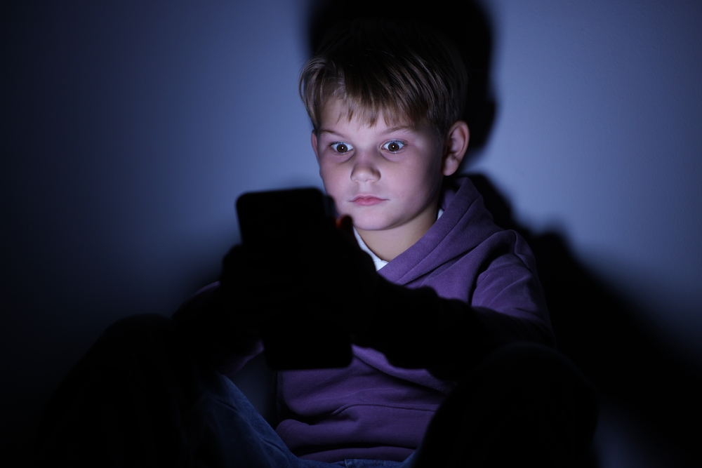 Reino Unido prohíbe las redes sociales para menores de 16 años
