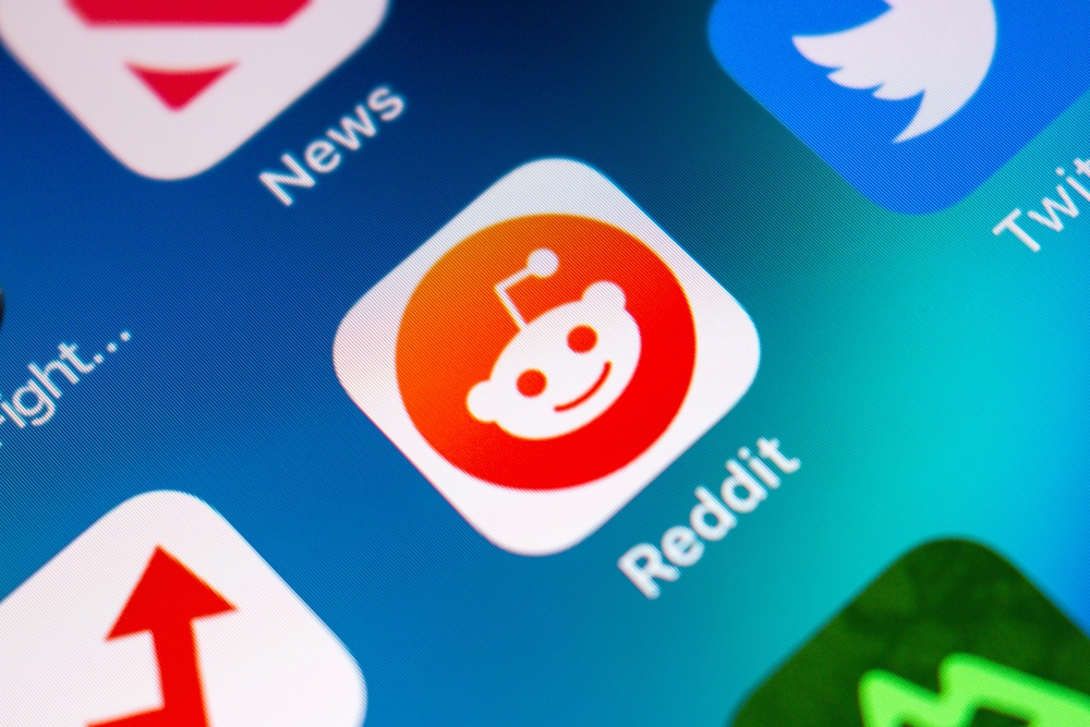 Ask Reddit: Cómo usuarios alteran las respuestas del AI Overview y ChatGPT