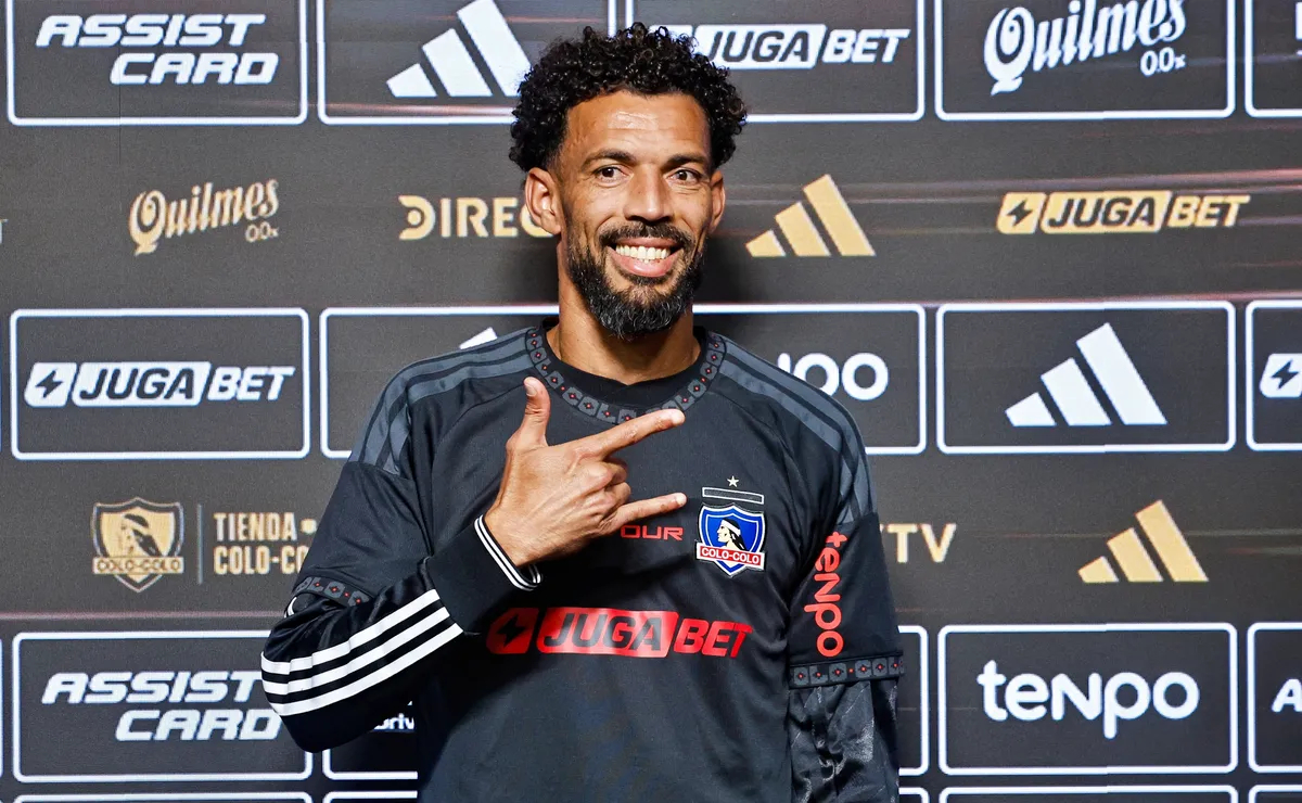 Vozinha en Colo Colo: entre el marketing y el rendimiento deportivo a los 40 años